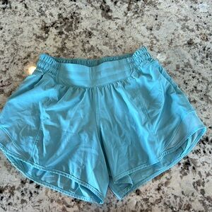 Lululemon hotty hot shorts, size 4, 4”